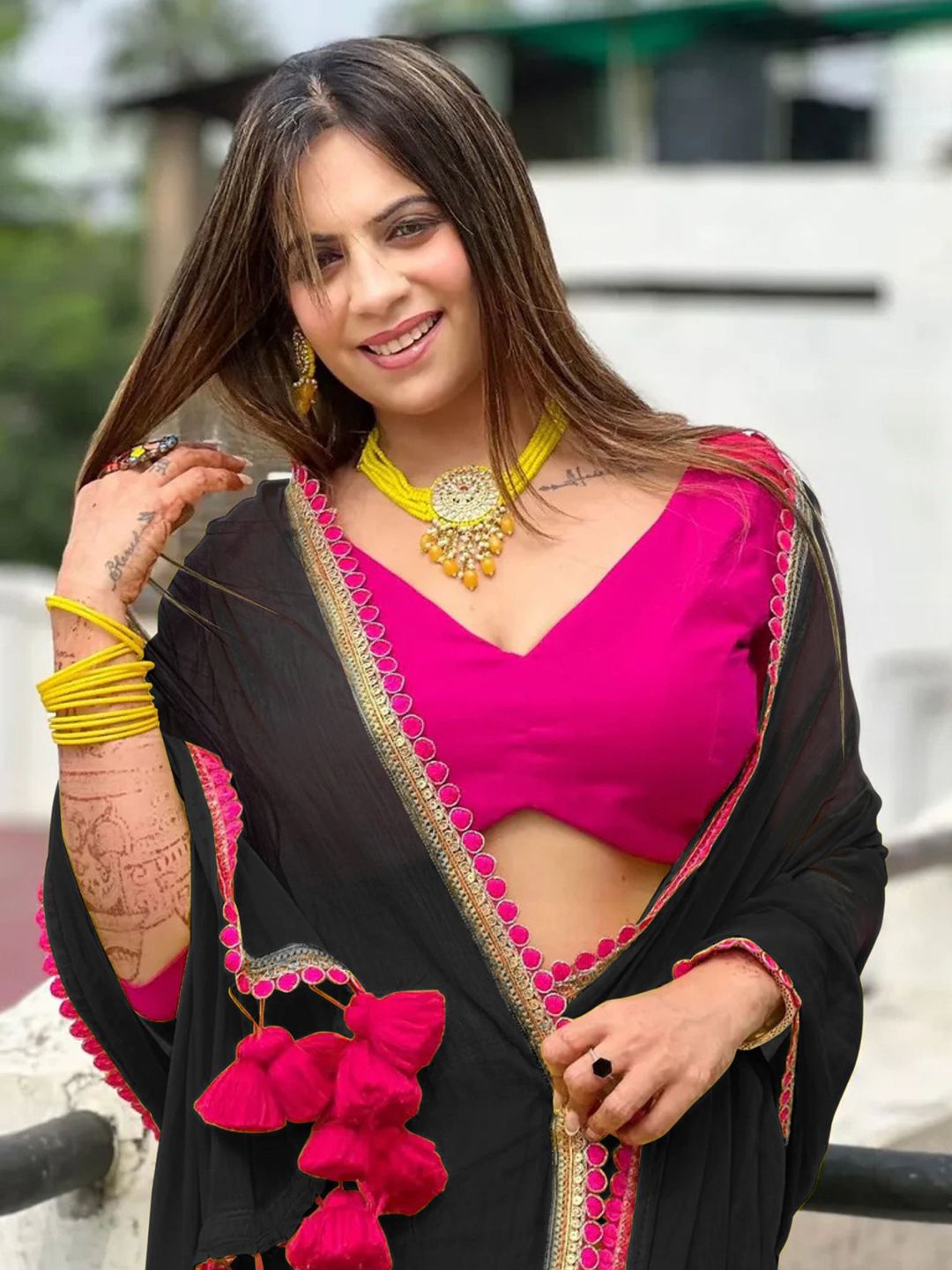 Graceful Saree Featuring Fringed Border Detailing-Avirat Designer Studio