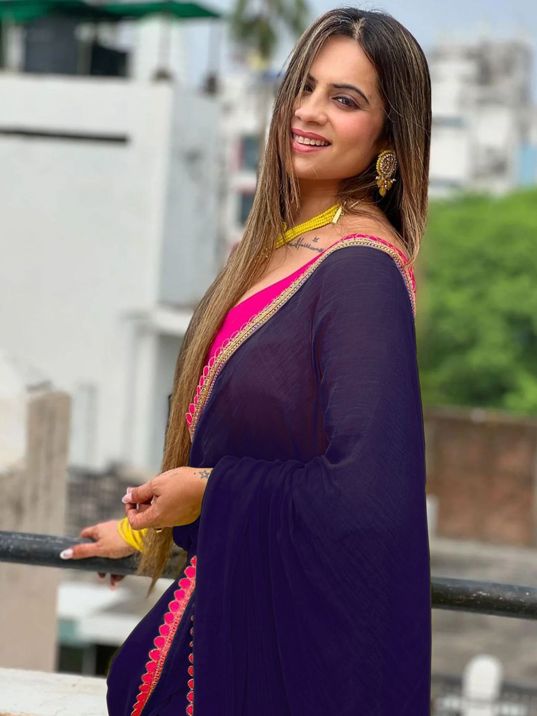 Graceful Saree Featuring Fringed Border Detailing-Avirat Designer Studio