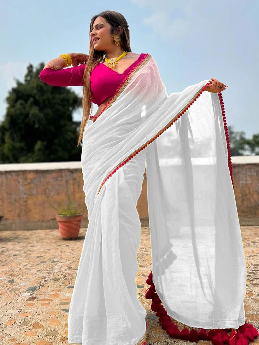 Graceful Saree Featuring Fringed Border Detailing-Avirat Designer Studio