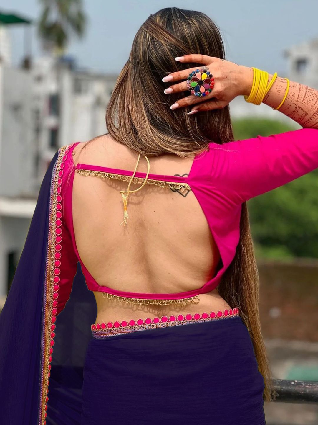 Graceful Saree Featuring Fringed Border Detailing-Avirat Designer Studio
