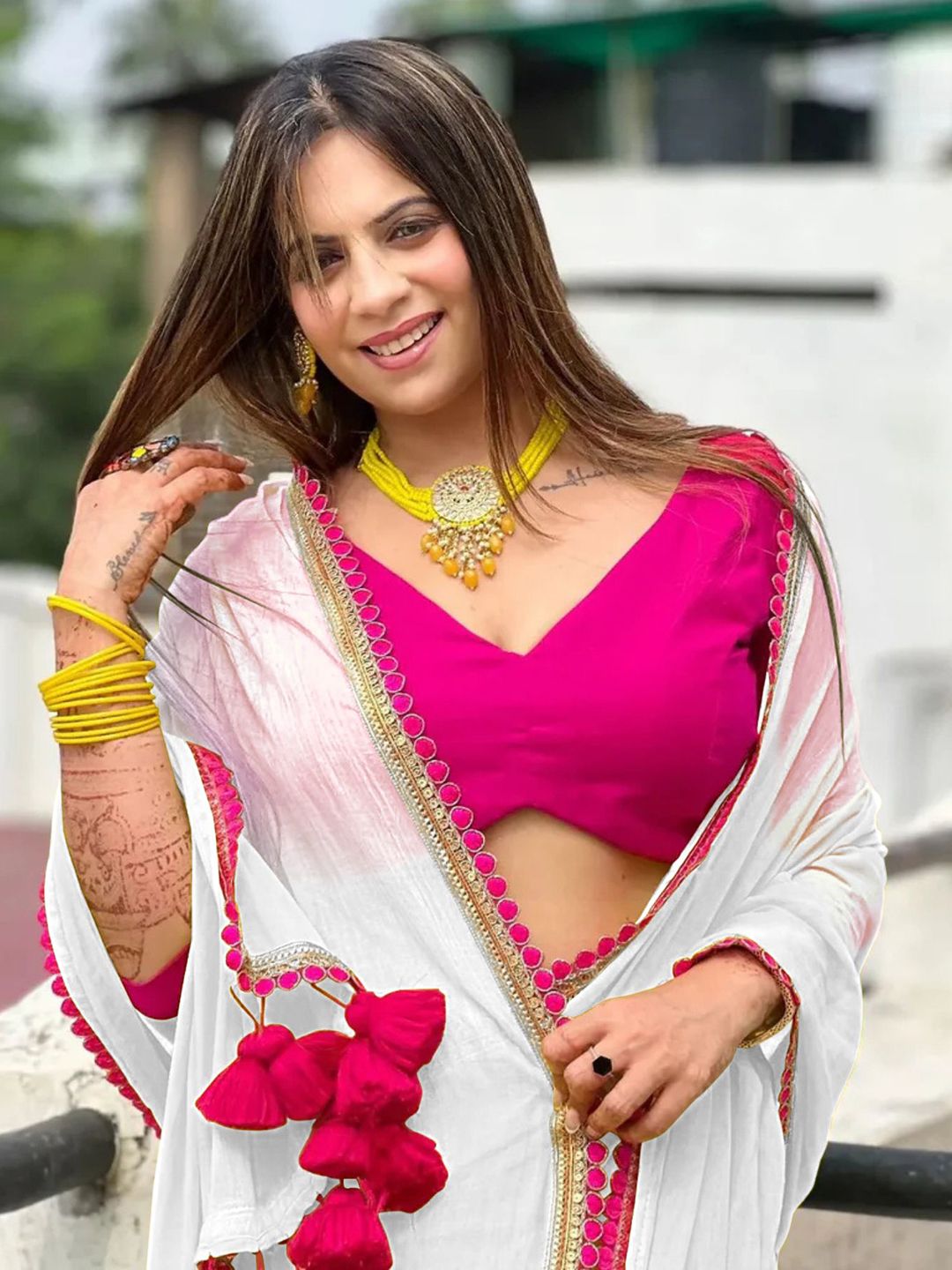 Graceful Saree Featuring Fringed Border Detailing-Avirat Designer Studio
