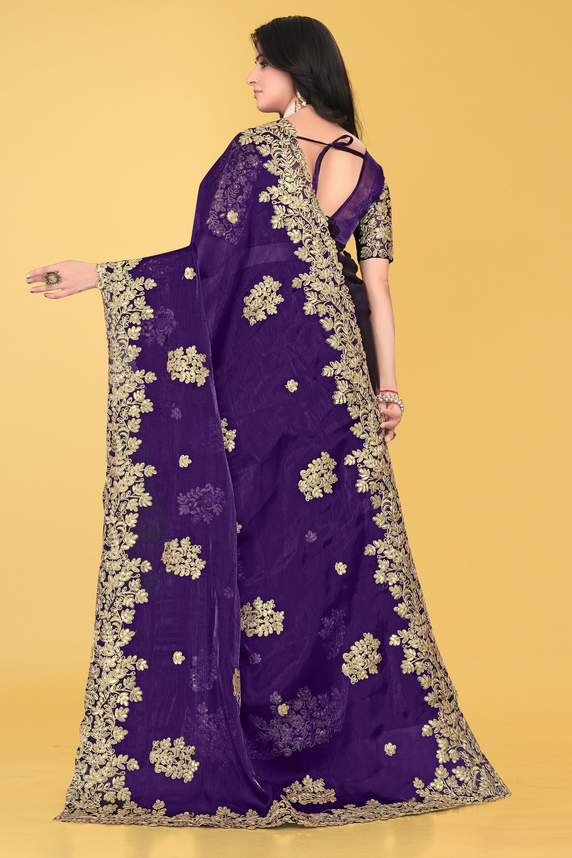 Floral Embroidered Saree with Intricate Leaf Motifs – Avirat Designer Studio