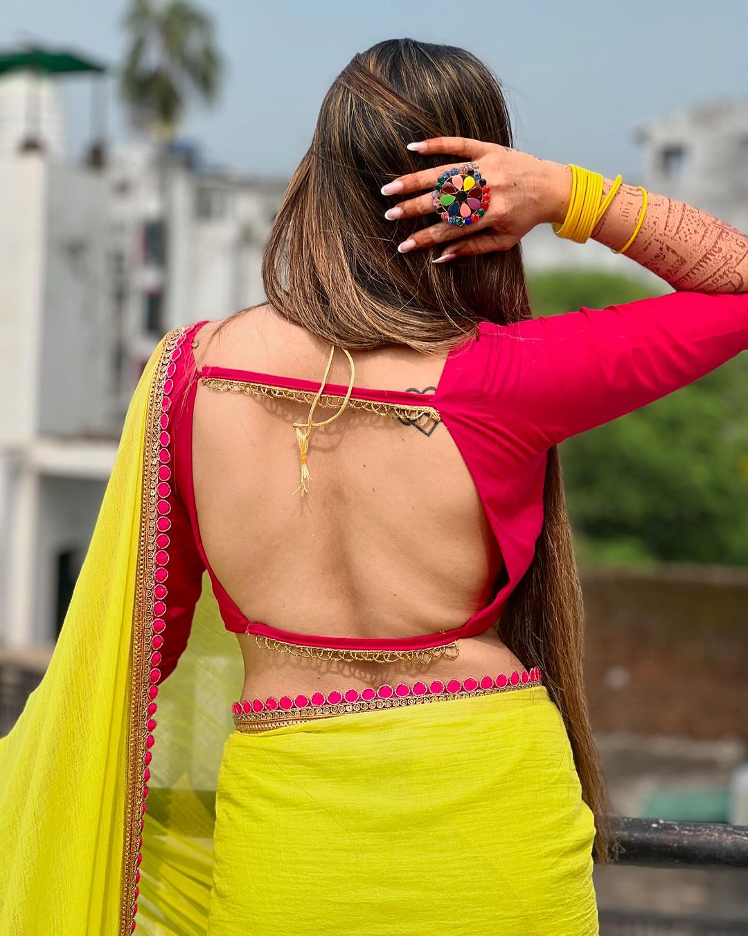 Graceful Saree Featuring Fringed Border Detailing-Avirat Designer Studio