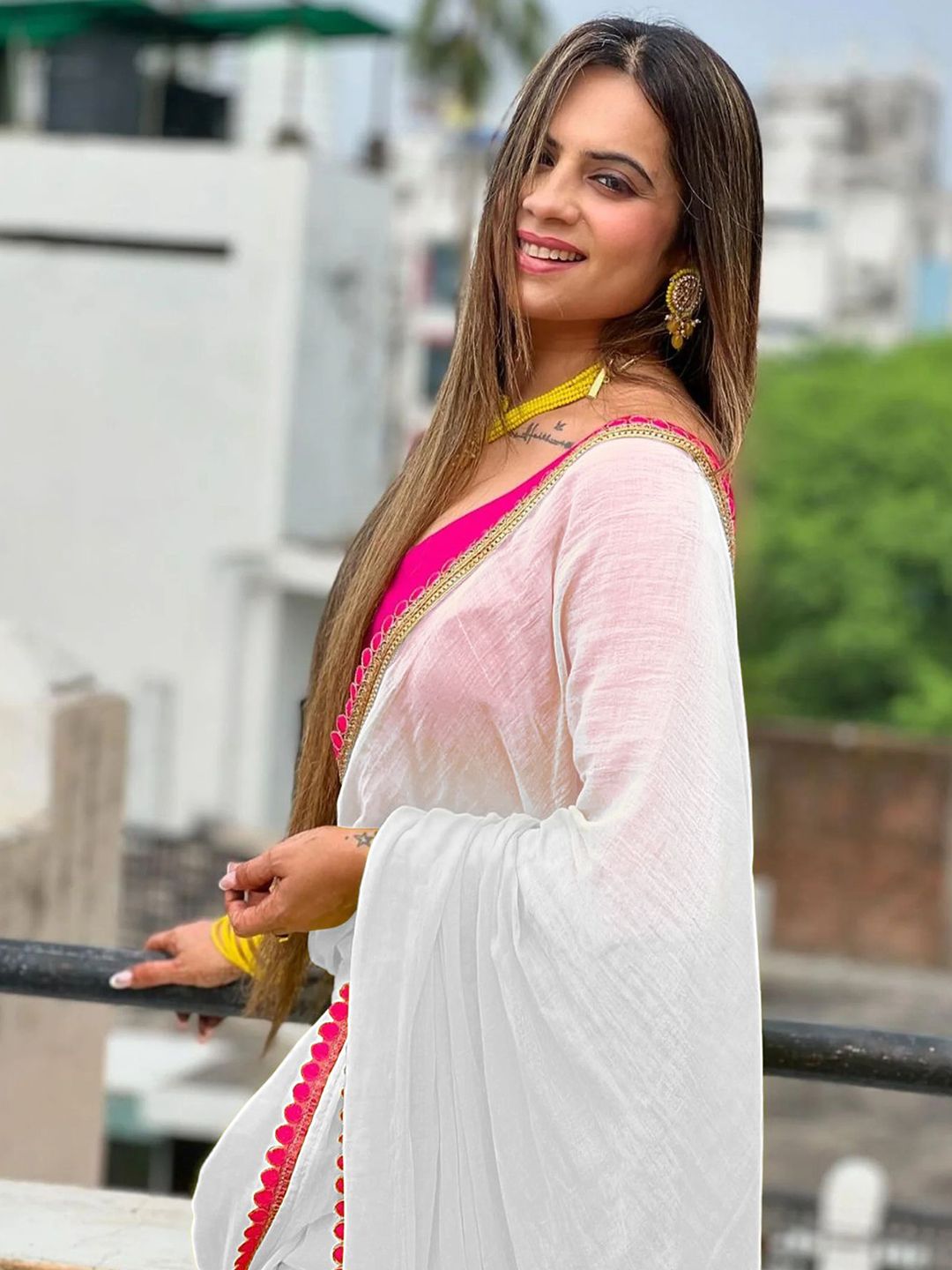 Graceful Saree Featuring Fringed Border Detailing-Avirat Designer Studio