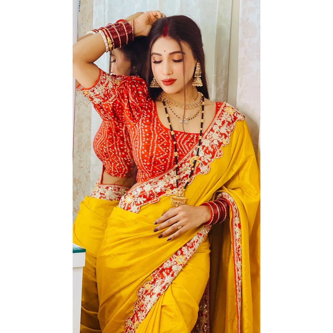 Bollywood Wear Lace Embroidered Saree with Bandhani Blouse